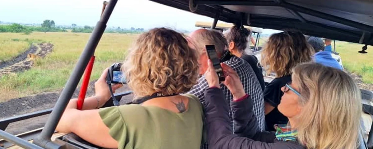 Can I Combine a Walking Safari with a Game Drive in Uganda?